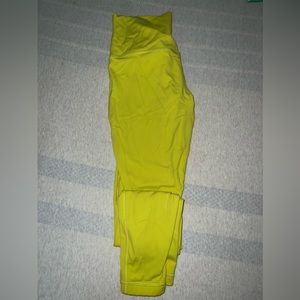 Size 8 lulu lemon yellow full length leggings